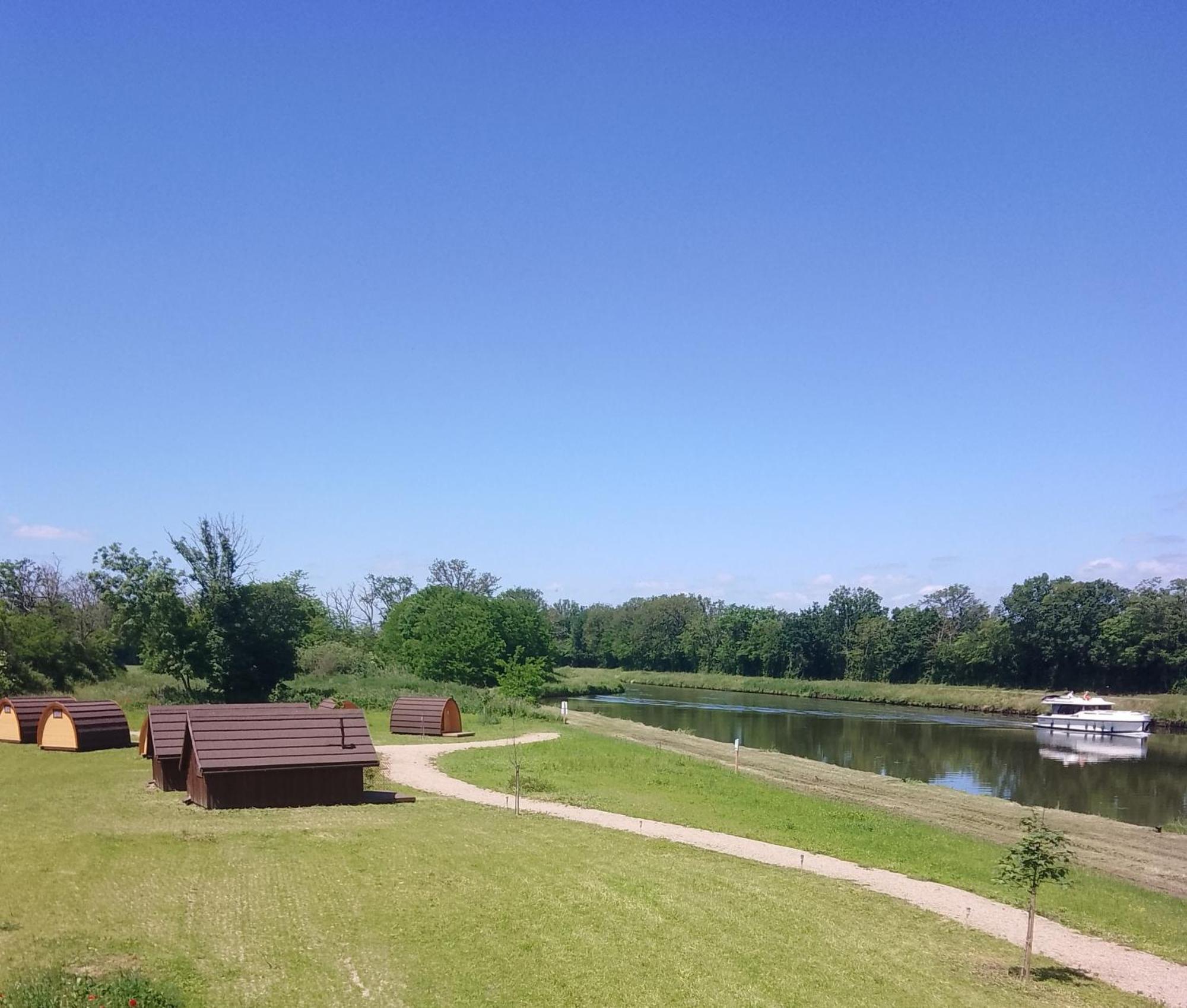 La Halte Du Canal Luthenay-Uxeloup Dış mekan fotoğraf
